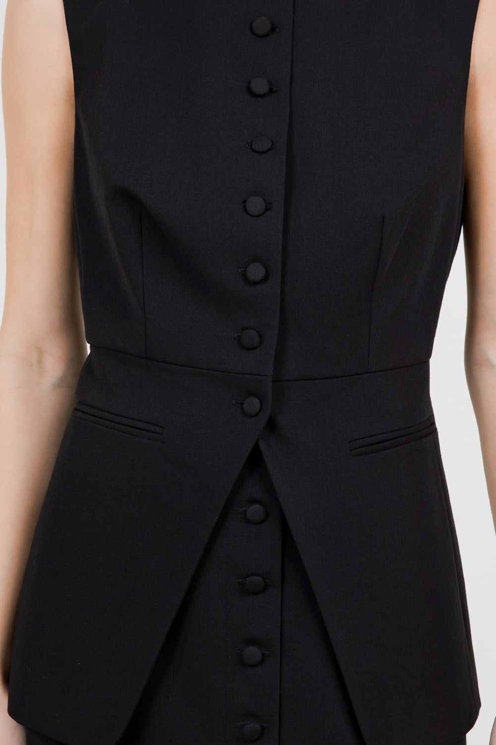 Chaleco Negro con Peplum